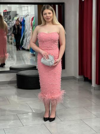 Rochii de seara - Rochie roz midi cu perle si pene