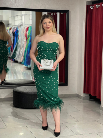 Rochii de seara - Rochie verde midi cu perle si pene