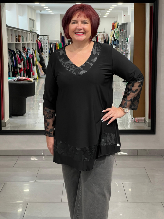 Bluza neagra cu tulle si model floral
