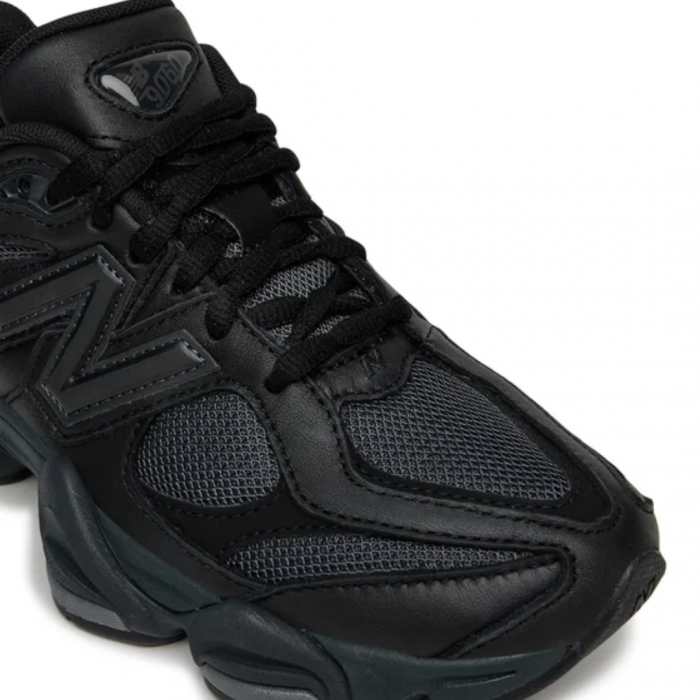 9060 - FOOTWEAR CLASSICS [6]