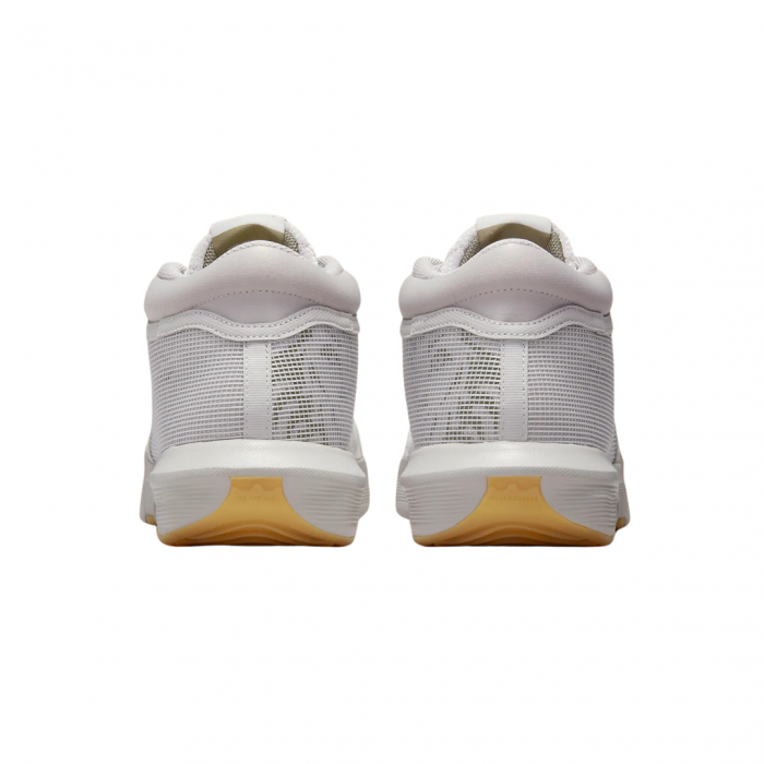 Nike LeBron Witness 8 [5]