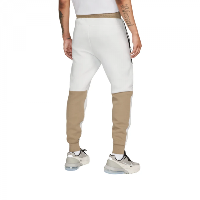 M Pantaloni Nike Tech Fleece JGGR [2]