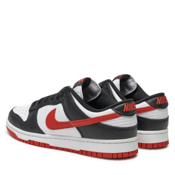 NIKE DUNK LOW RETRO BTTYS [3]