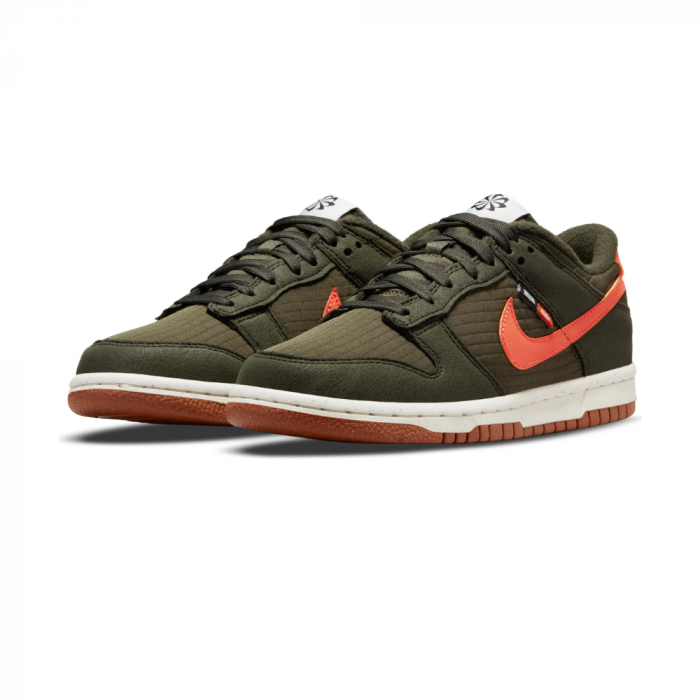 NIKE DUNK LOW SE NN BG [2]