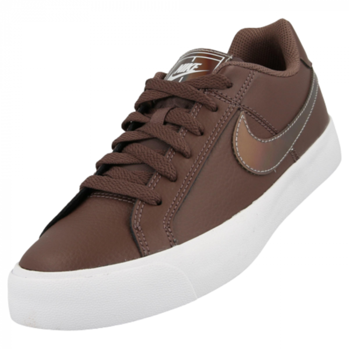 W Court Royale Ac [2]