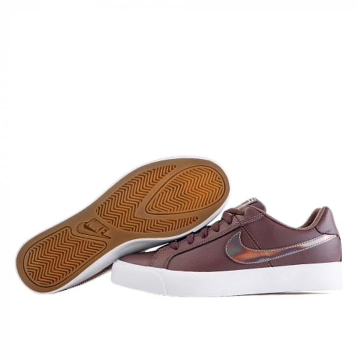 W Court Royale Ac [3]