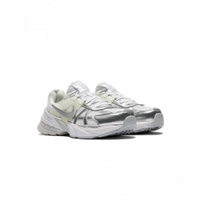 W NIKE V2K RUN [2]