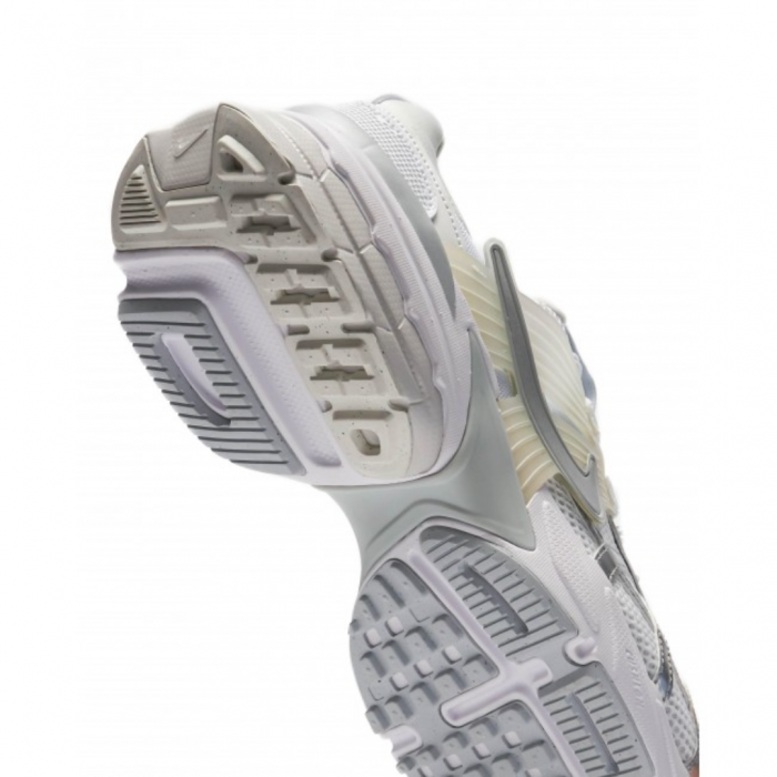 W NIKE V2K RUN [4]