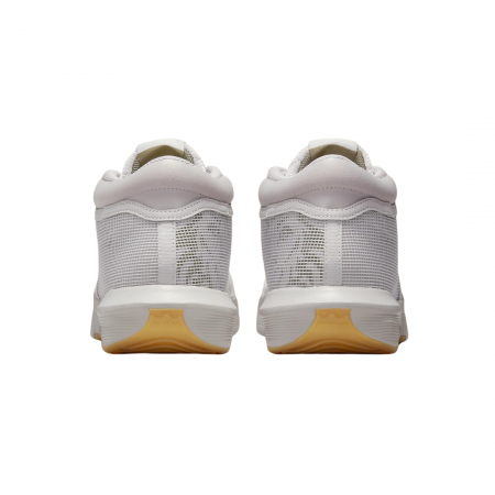 Nike LeBron Witness 8 [4]