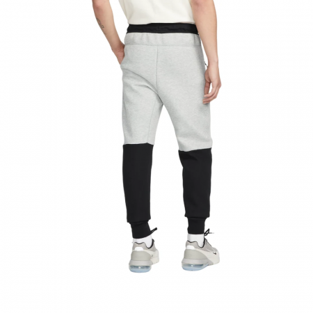 M Pantaloni Nike Tech Fleece JGGR [1]