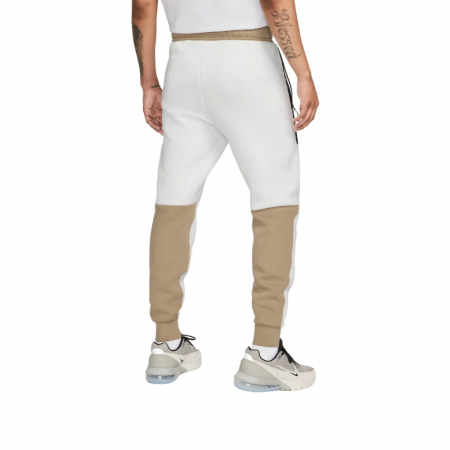 M Pantaloni Nike Tech Fleece JGGR [1]
