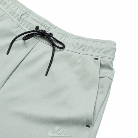 M NK TECH SHORT LGHTWHT [1]