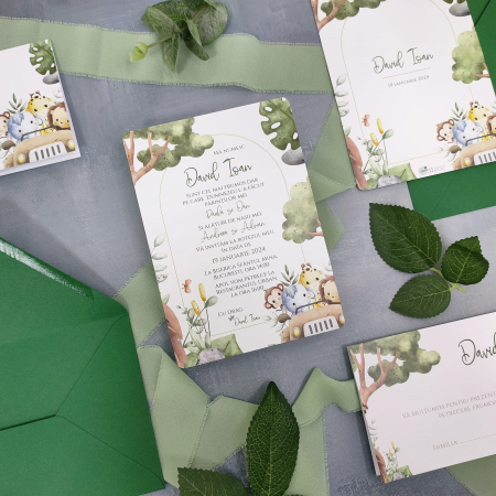 Invitatii Botez Baietel - Invitatie botez SAFARI, baietel - cu plic verde cod: B128