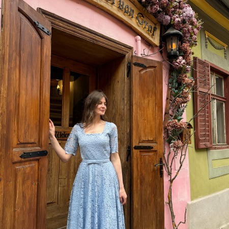 Rochii - Rochie midi bleu din dantelă – eleganță feminină Aroer Studio