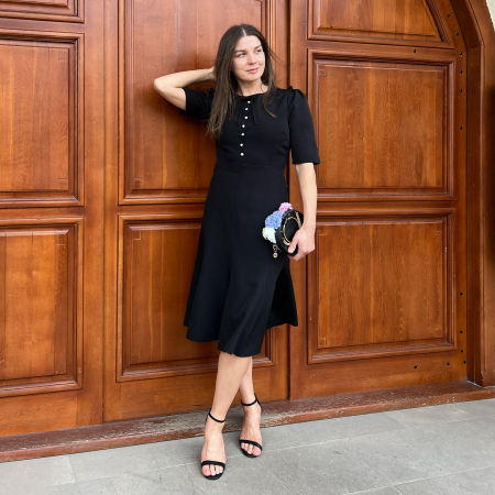 Rochii - rochie eleganta neagra Sapphira, croi cambrat, nasturi decorativi – Aroer Studio