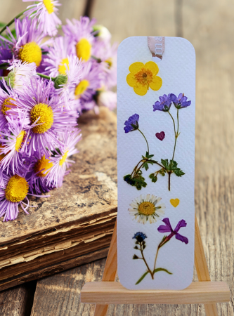 Semn de carte cu flori presate [1]