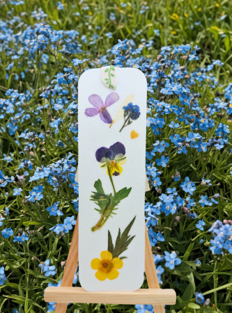 Semn de carte cu flori presate [2]