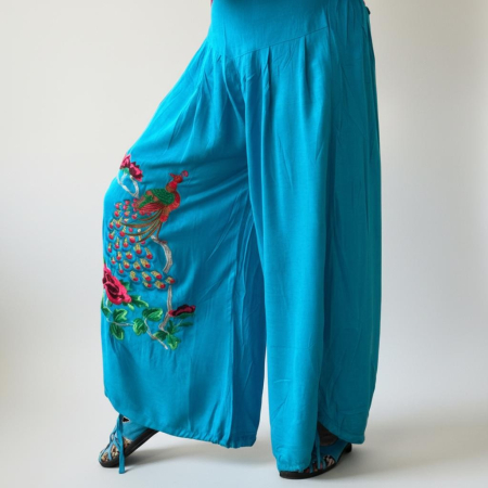 Pantaloni cu broderie [1]