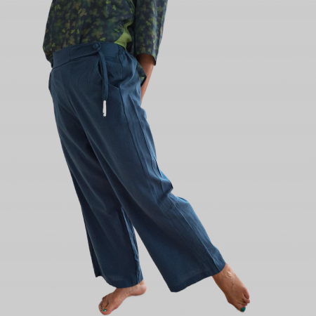 Pantaloni largi cu buton chinezesc [1]
