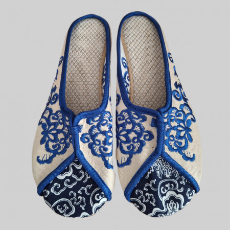 INCALTAMINTE - Pantofi tradiționali chinezesti cu broderie