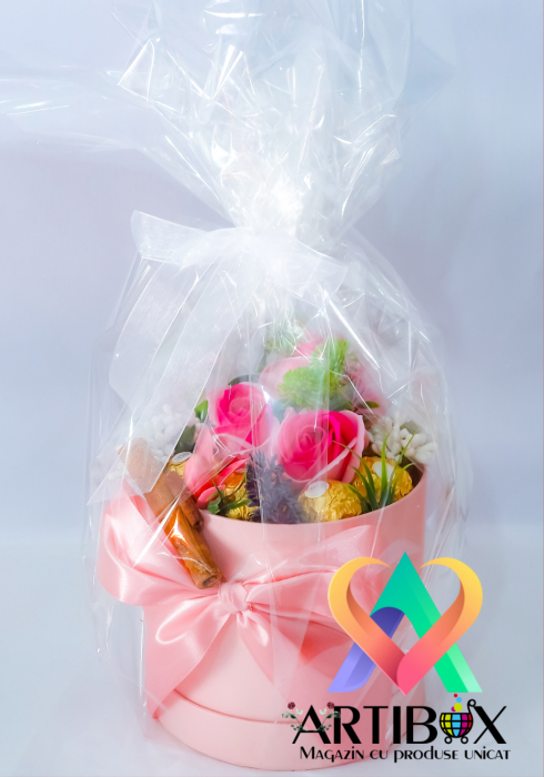 Aranjament floral cu praline Ferrero Rocher - Rosa [2]