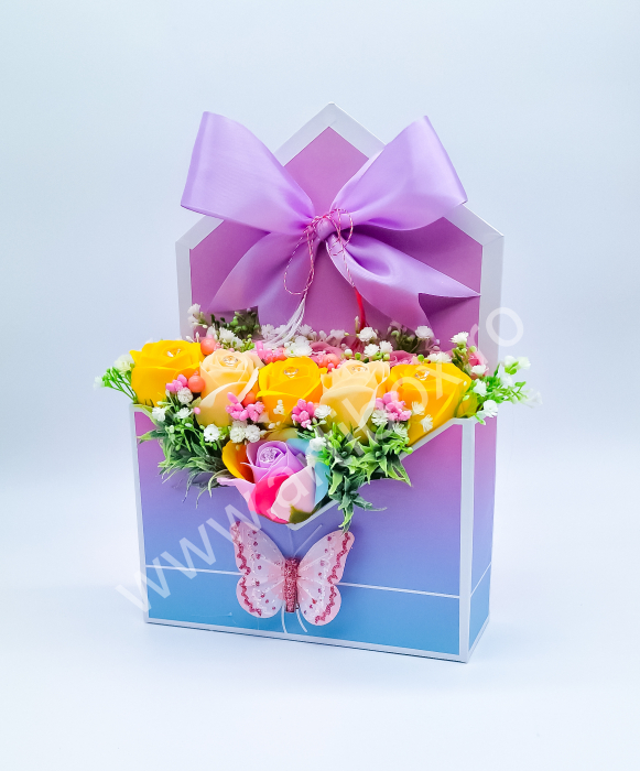 Aranjament floral in cutie plic [3]