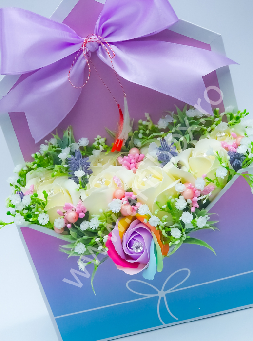 Aranjament floral in cutie plic [2]