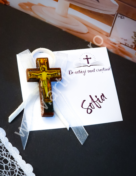 Cruciulita marturie din lemn cu snur din piele intoarsa [2]