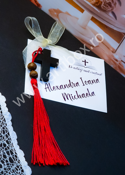 Cruciulita marturie din lemn pentru botez cu margele din lemn si ciucure din matase [2]