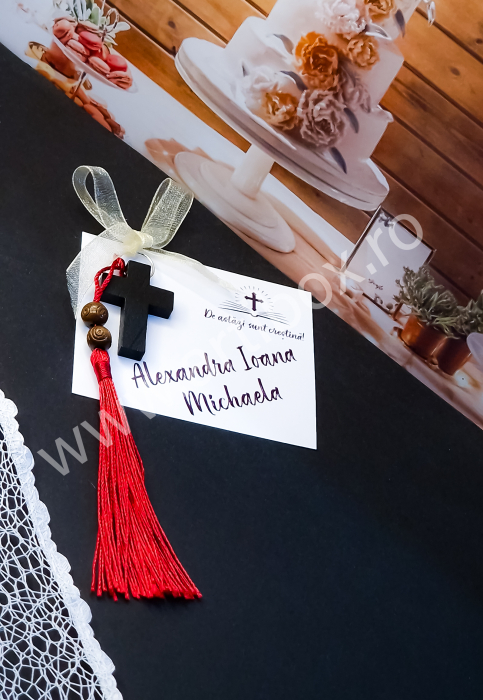 Cruciulita marturie din lemn pentru botez cu margele din lemn si ciucure din matase [8]