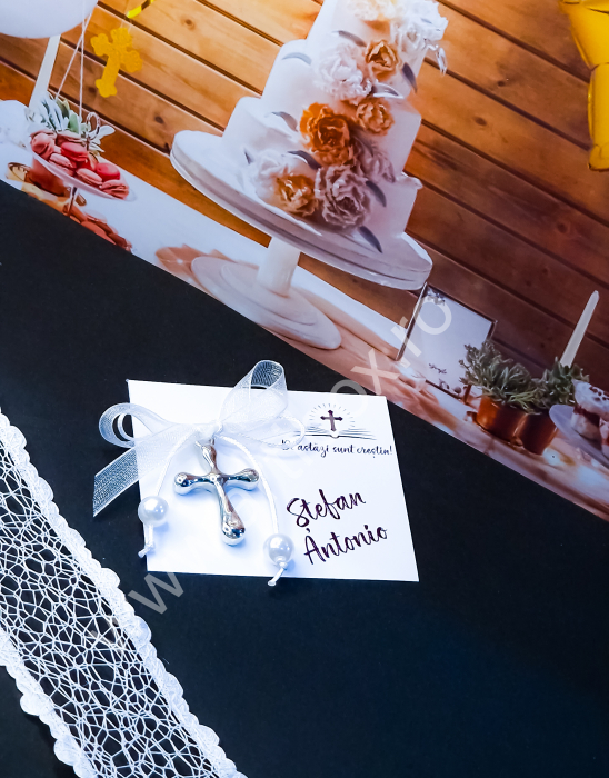 Cruciulita marturie pentru botez cu snur alb si margele [2]