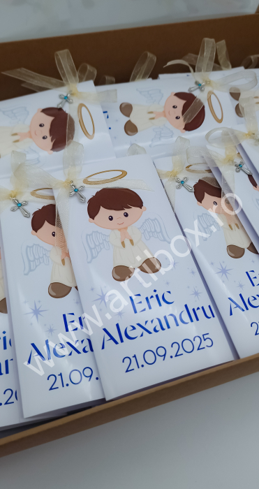 Cruciulite bleu pentru botez cu felicitare si ciocolata [19]
