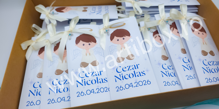 Cruciulite bleu pentru botez cu felicitare si ciocolata [22]