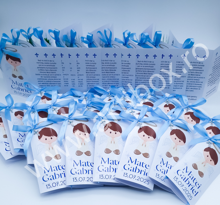 Cruciulite pentru botez cu felicitare si buchetel din flori naturale uscate [7]