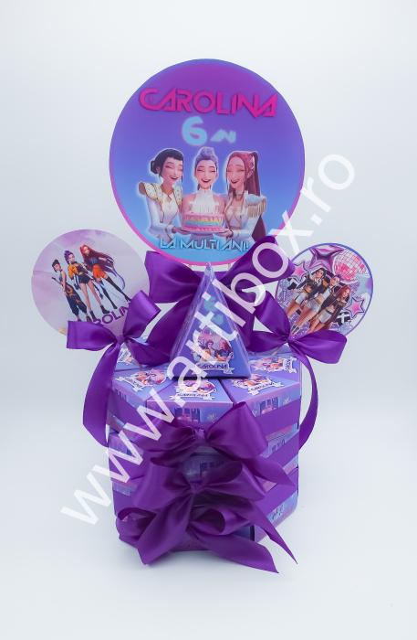 Cutie personalizata in forma de felie de tort pentru aniversare, cu toppere si fundite incluse [3]