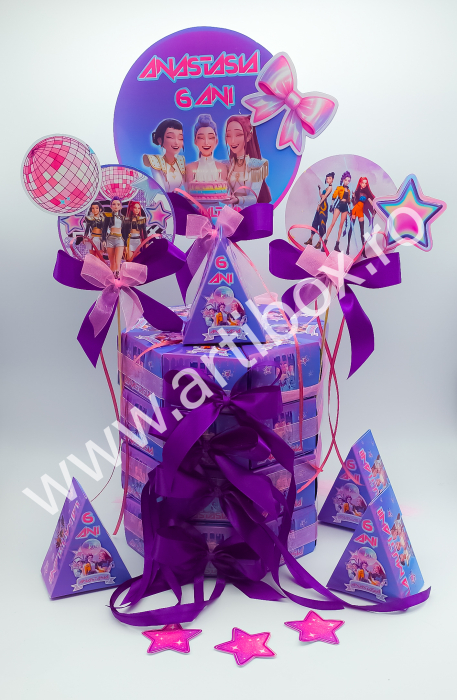 Cutii pentru dulciuri | Modele personalizate | Forma de felie de tort | Toppere si fundite incluse | Model 2 - KPop Demon Hunters [2]