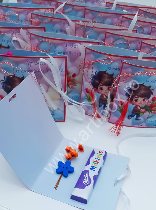 Martisor dulce cu ciocolata si mini buchetel de flori [2]