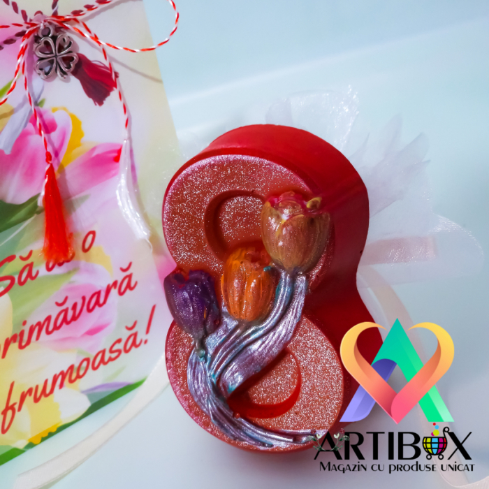 Martisor cifra 8 din ipsos glazurat, pralina Raffaello, felicitare si charm argintiu [4]