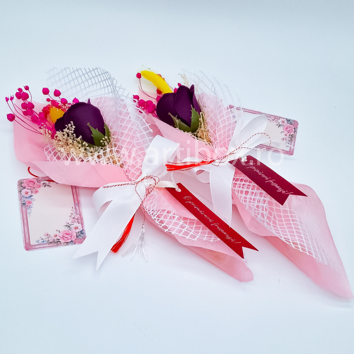 Martisor floral cu trandafir din sapun si plante stabilizate [6]