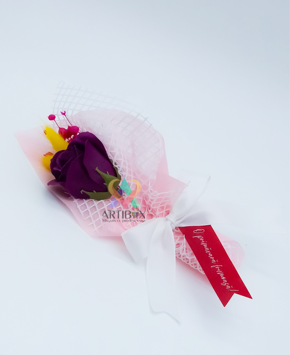 Martisor floral cu trandafir din sapun si plante stabilizate [13]