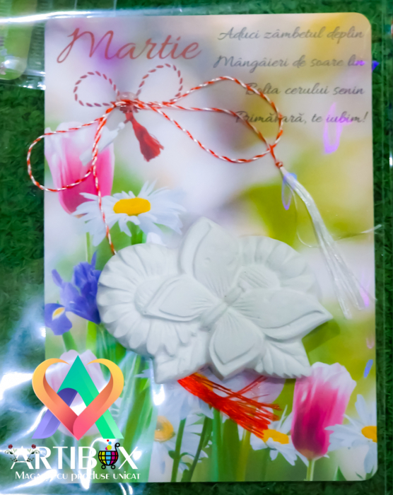 Martisoare creatie - din ipsos + felicitare si snur alb-rosu [4]