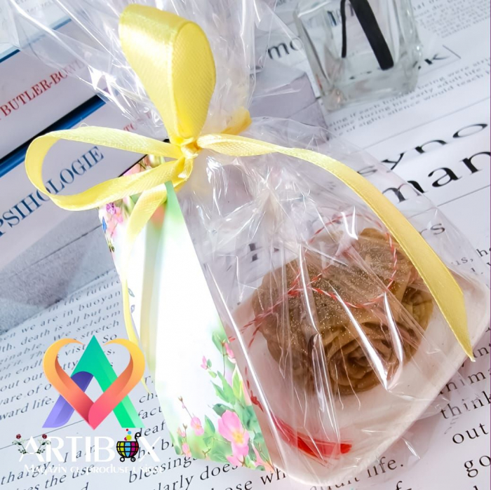 Martisor lumanare cu model trandafiri [2]