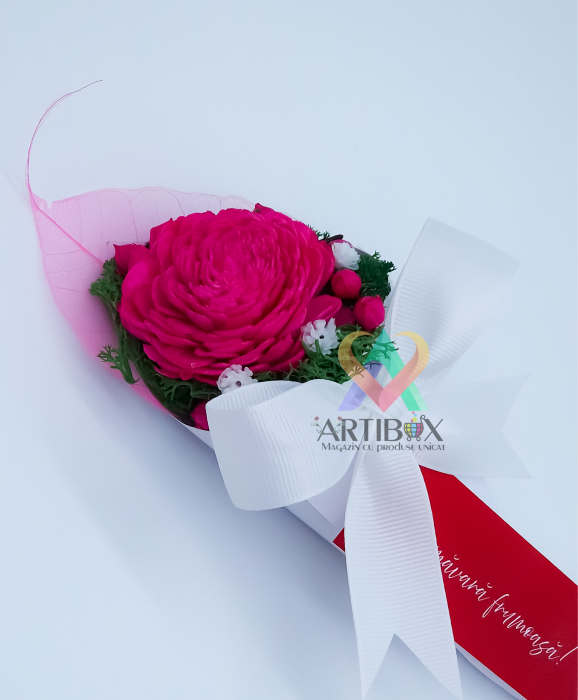 Martisor floral in cutie con - cu licheni stabilizati, floare ming si alte plante ornamentale [2]
