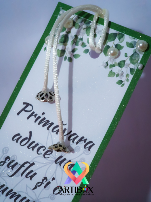 Martisor Semn de carte verde cu aplicatii ornamentale [2]