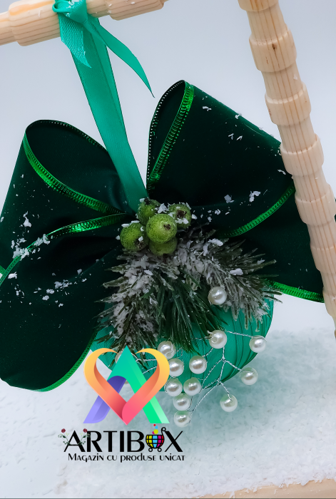 Ornamente de Craciun Handmade - Glob decorativ si suport din lemn - Green [2]
