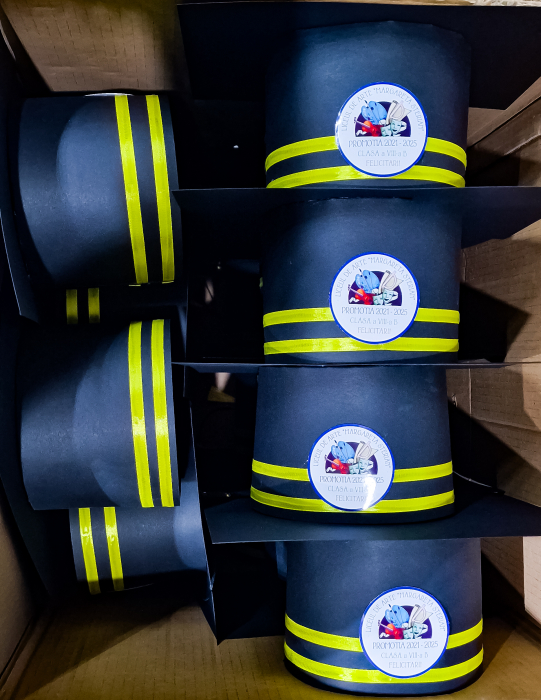 Tocă pentru festivitatea de absolvire - Carton negru cu panglica din satin [9]