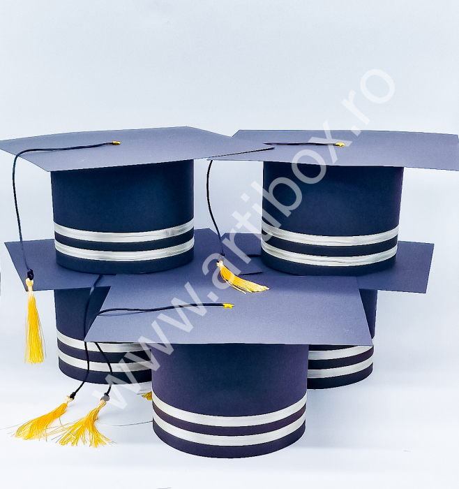 Tocă pentru festivitatea de absolvire - Carton negru cu panglica din satin [12]