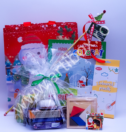 Craciun 2025 - Cadou copii - carte de colorat, creioane, mix dulciuri, joc puzzle lemn