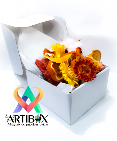 CADOURI SI DECORATIUNI - Amestec parfumat Potpourri - mix de arome naturale fructate si plante uscate FlowerBox