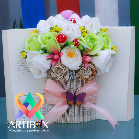 Martisor floral - Aranjament floral - Carte - Mesmerize - Model 3
